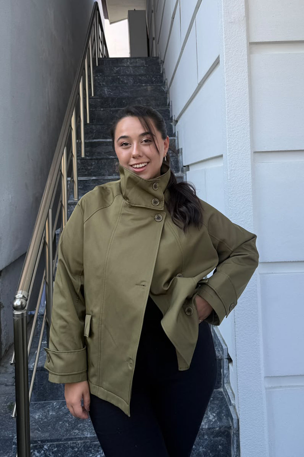 Dik Yaka Asimetrik Düğmeli Oversize Ceket