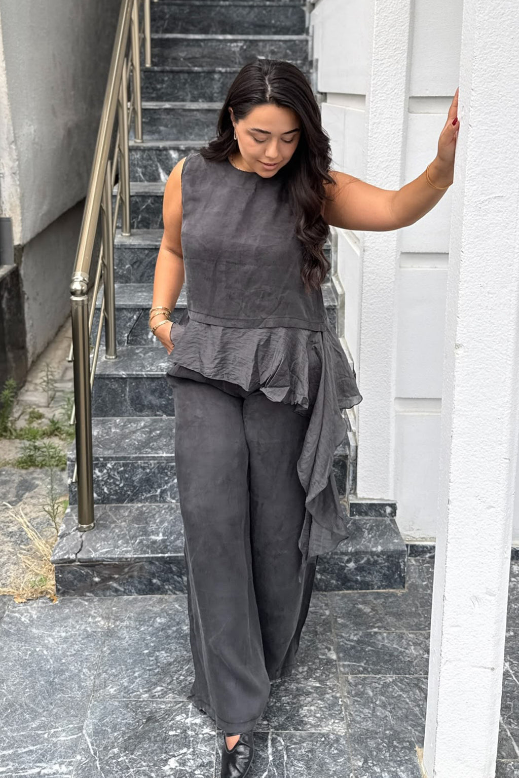 Garnili Kumaş Volan Detaylı Antrasit İkili Takım