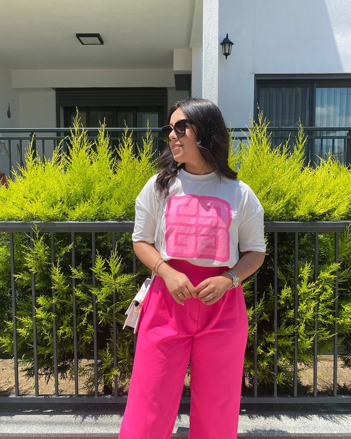 Beyaz Pembe Desenli Tshirt