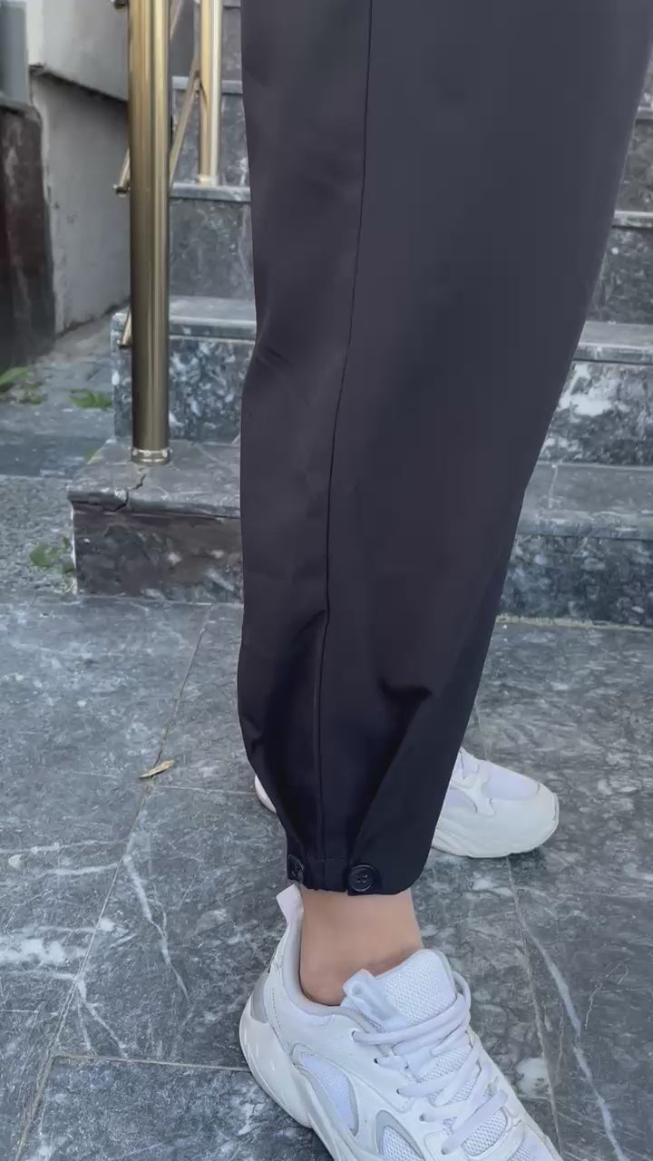 Siyah şalvar pantolon