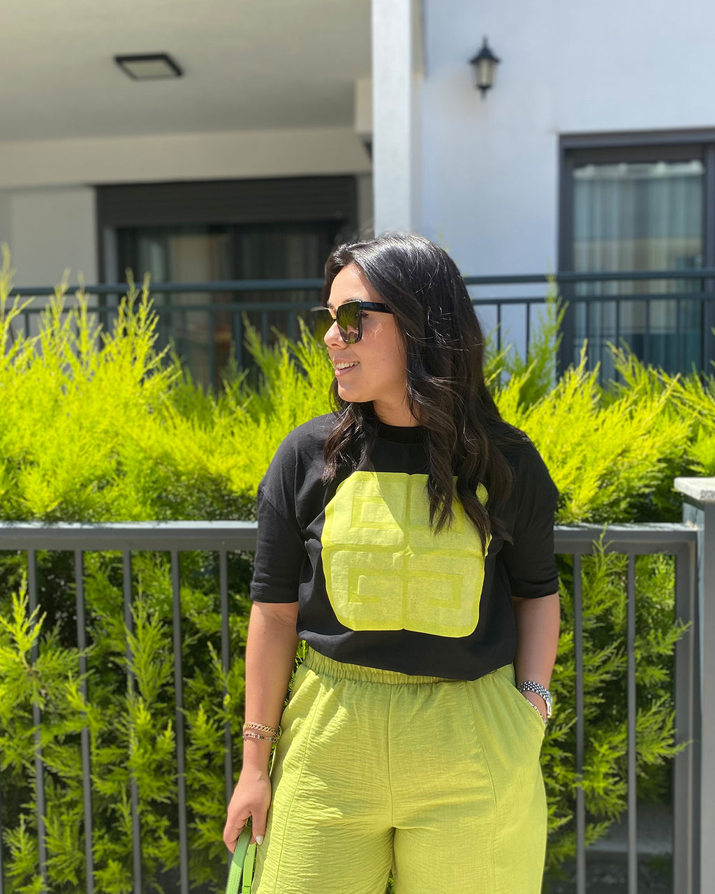 Siyah Yeşil Desenli Tshirt